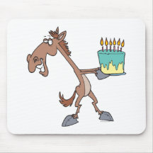 albernes Geburtstagspferd mit Kuchen-Cartoon Mousepad