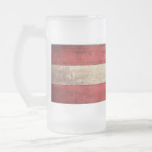 Alte hölzerne Österreich-Flagge; Kaffee Tassen