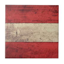 Alte hölzerne Österreich-Flagge; Keramikfliesen