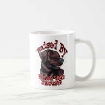 Angehoben durch Choc Labrador-Becher Haferl