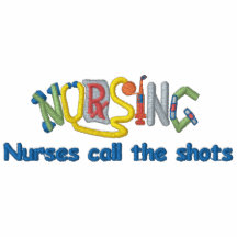 Anruf-Schuss-Krankenschwester Besticktes Shirt