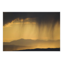 Ansicht auf aufeinander folgende Hügel entlang der Kunst Fotos