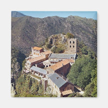 Ansicht der Abtei von St Martin du Canigou Kühlschrankmagnete