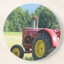 Antiker roter Ackerschlepper Bierdeckel