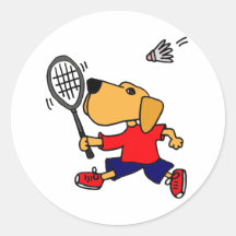 ANZEIGE Labrador retriever, das Badminton spielt Runder Sticker