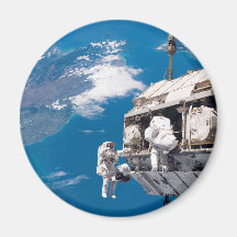 Astronauten-Weltraumspaziergang über Erde Magnete