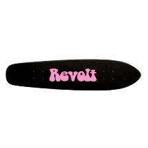 Aufruhr - Rosa auf Schwarzem Skateboarddeck
