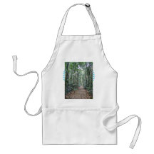 Bahn durch den Wald Schürze