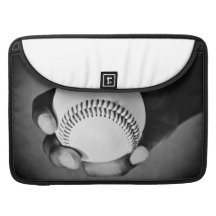 Baseball in der Hand Sleeves Für MacBook Pro
