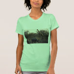 Bemuttern Sie Nashorn und junges Nashorn an einem  Tshirts