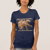Beten am Pferderennen T Shirts