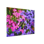 Blaue und lila Blumen Leinwanddrucke