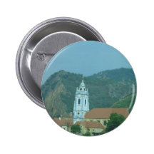 Blaues Chruch auf der Donau Anstecknadelbutton