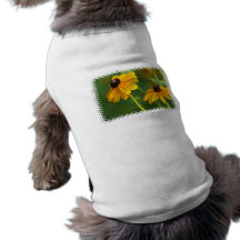 Blühendes schwarzes mit Augen Susans Hundehemd Hund T Shirt