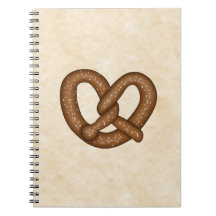 Brezel mit beige Bkgd Notizbuch
