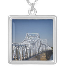 Brücke der Landstraße I-20 über Fluss Mississipi, Halsketten