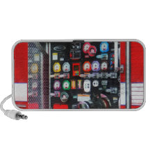 Bunte Messgeräte auf Löschfahrzeug iPhone Speaker