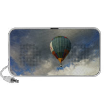 Bunter Heißluft-Ballon im bewölkten Himmel Mini Lautsprecher