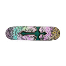 Buntes mit Filigran geschmücktes mit Blumenkreuz Skateboard Bretter