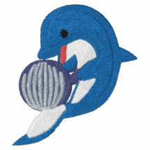Delphin, der mit einem Ball-Stickerei-Muster spiel Polo Hemd