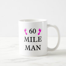 der 60-Meilen-Mann BEDECKT 2 Fuß mit einer Kappe Teetasse
