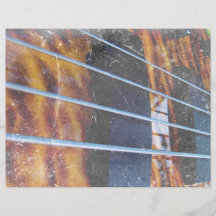 Der Bass-Brücke der Schnur vier naher hoher Grunge Flyerdruck
