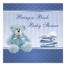 Der niedliche blaue elegante Teddy holen eine Buch Einladung