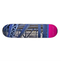 Die blaue Brücke fällt Skateboarddeck