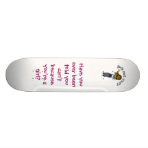 Dunkles Mädchen, das Trompete spielt Personalisiertes Skatedeck