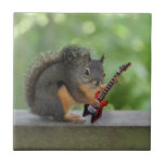 Eichhörnchen, das E-Gitarre spielt Keramikkachel