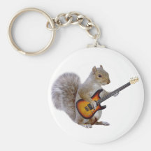 Eichhörnchen, das Gitarre spielt Schlüsselbänder