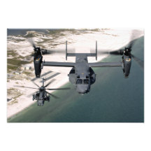 Ein Osprey CV-22 und ein MH-53 pflastern Tief Fotografischer Druck