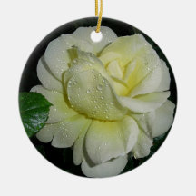 eine wunderschöne gelb-weiße rose weihnachtsbaum ornament