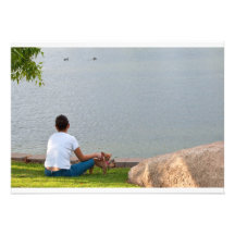 Einladung Dame Sitting At Park