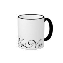 Elegante Kaffeetasse der Monogramm-Initialen-N