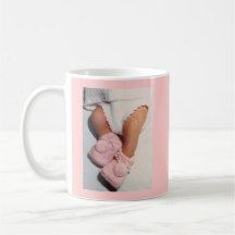 Es ist Geschenke einer Mädchen-Babyparty Teetasse