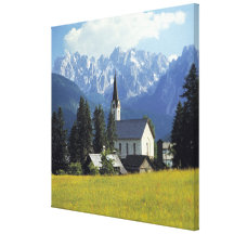 Europa, Österreich, Gosau. Der Helm der Kirche Gespannter Galerie Druck