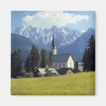 Europa, Österreich, Gosau. Der Helm der Kirche Kühlschrankmagnete