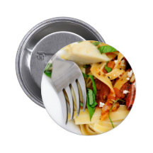 Fettuccini mit gebratener Tomate und Basilikum Button
