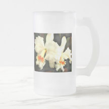 Flaumige weiße Katze. .tleyas Teetasse