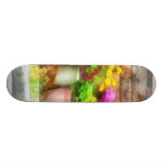 Flowerpots mit Herbst-Blumen Skateboard Brett