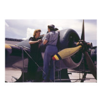 Flugzeug-Mechaniker der Frauen-WW2 poster