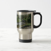 Fluss-Ypsilon bei Haddon Hall Teetasse