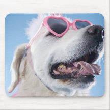Geformte Klassen des Hundetragende Herzens und tu- Mauspads