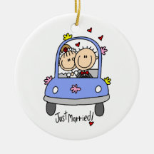 Gerade verheiratete Braut und Bräutigam-T-Shirts u Weihnachtsbaum Ornament