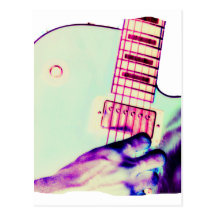 Gitarren-HandPsychadelic grünes lila Rosa Postkarte