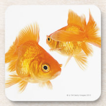 Goldfisch zwei, der sich kreuzt cocktail untersetzer