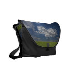 Grün archivierte, blauer Himmel, weiße Wolke Kuriertaschen