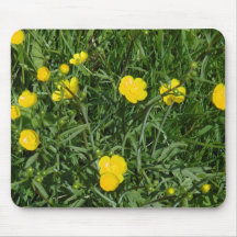 grüne wiese mit butterblumen mauspads