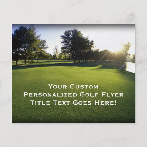 Grüner Golfplatz an der Dämmerung Personalisierte Flyer
